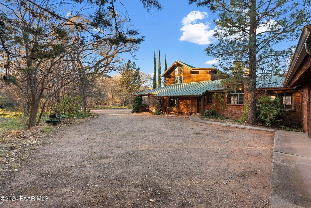 Sedona, Arizona, 86336, United States, 4 Bedrooms Bedrooms, ,4.5 BathroomsBathrooms,Residential,Forsale,1919194