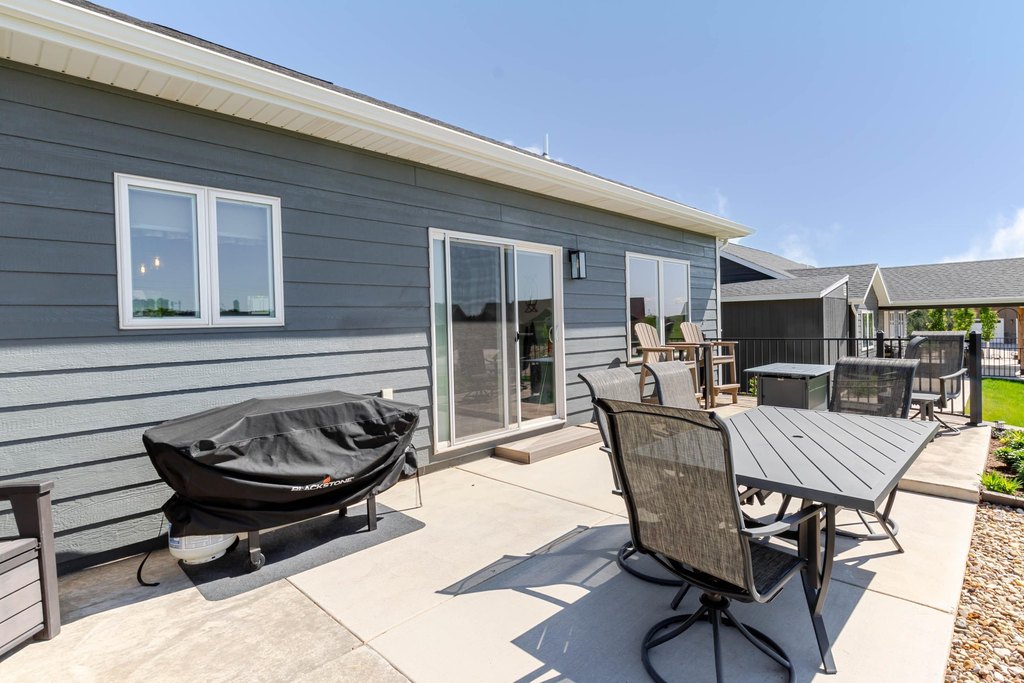 Rapid City, South Dakota, 57702, United States, 3 Bedrooms Bedrooms, ,2 BathroomsBathrooms,Residential,Forsale,1914674