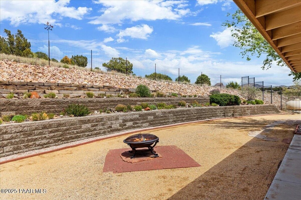 Paulden, Arizona, 86334, United States, 3 Bedrooms Bedrooms, ,2.5 BathroomsBathrooms,Residential,Forsale,1883995