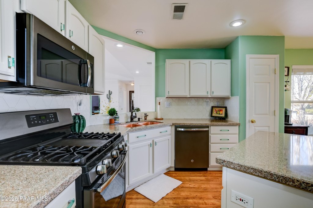 Prescott Valley, Arizona, 86315, United States, 3 Bedrooms Bedrooms, ,2.5 BathroomsBathrooms,Residential,Forsale,1883977