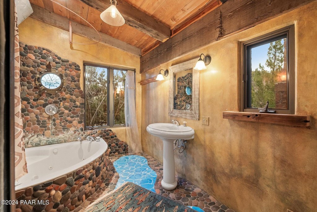 Sedona, Arizona, 86336, United States, 4 Bedrooms Bedrooms, ,4.5 BathroomsBathrooms,Residential,Forsale,1919194