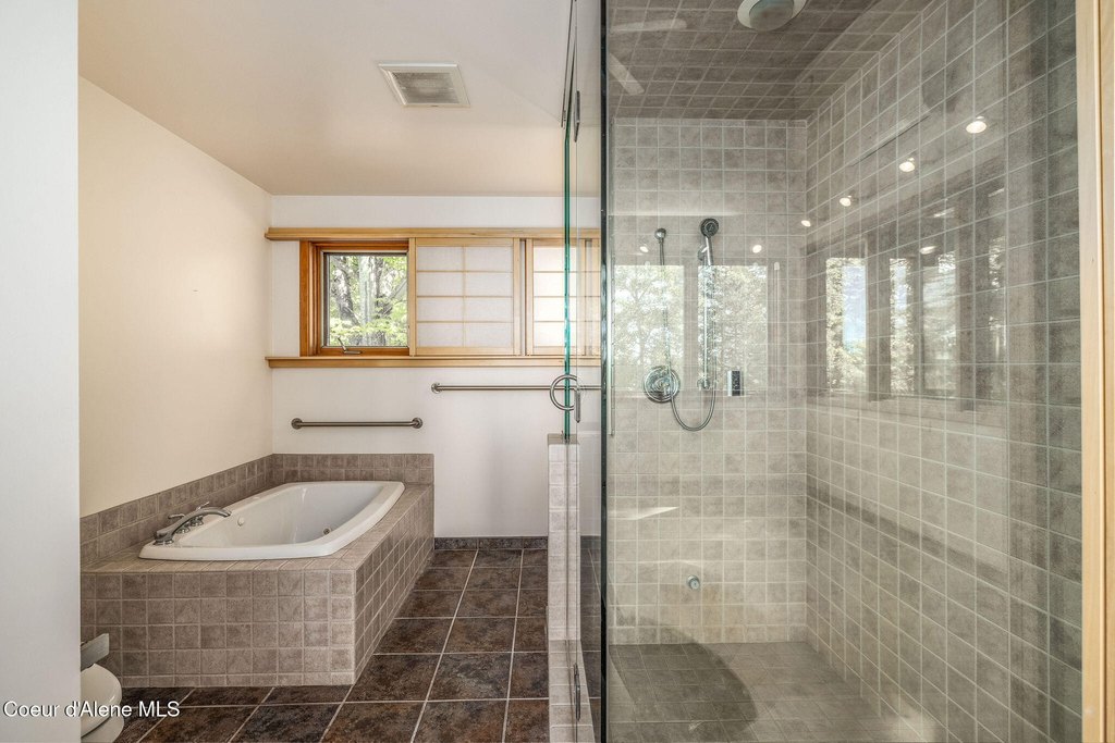 Harrison, Idaho, 83833, United States, 2 Bedrooms Bedrooms, ,2 BathroomsBathrooms,Residential,Forsale,1913849
