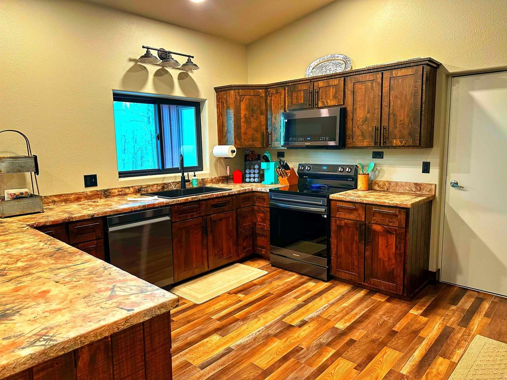 Moorcroft, Wyoming, 82721, United States, 2 Bedrooms Bedrooms, ,2 BathroomsBathrooms,Residential,Forsale,1897897