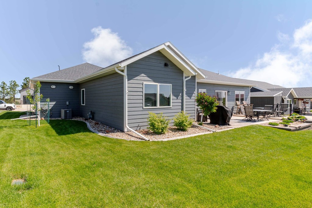 Rapid City, South Dakota, 57702, United States, 3 Bedrooms Bedrooms, ,2 BathroomsBathrooms,Residential,Forsale,1914674