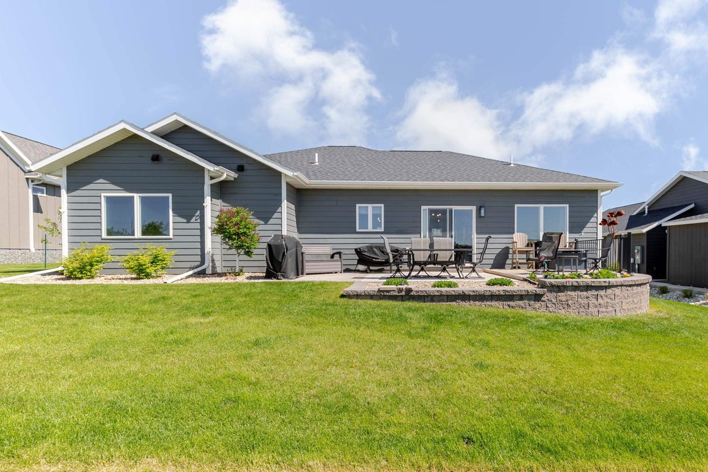 Rapid City, South Dakota, 57702, United States, 3 Bedrooms Bedrooms, ,2 BathroomsBathrooms,Residential,Forsale,1914674