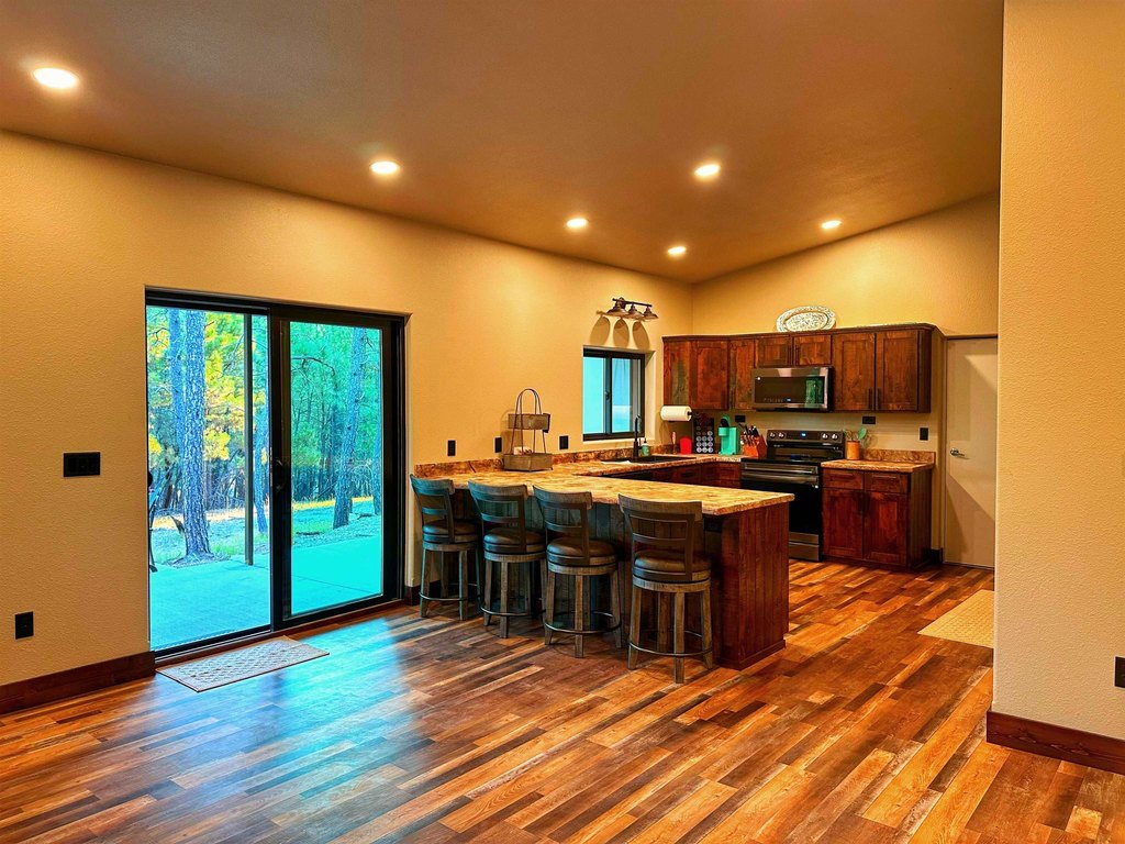 Moorcroft, Wyoming, 82721, United States, 2 Bedrooms Bedrooms, ,2 BathroomsBathrooms,Residential,Forsale,1897897