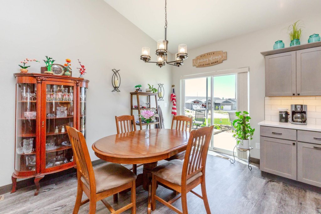 Rapid City, South Dakota, 57702, United States, 3 Bedrooms Bedrooms, ,2 BathroomsBathrooms,Residential,Forsale,1914674