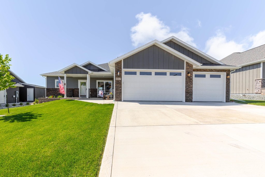 Rapid City, South Dakota, 57702, United States, 3 Bedrooms Bedrooms, ,2 BathroomsBathrooms,Residential,Forsale,1914674