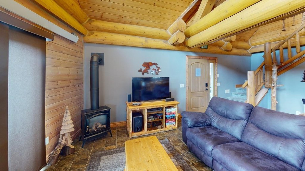 Hill City, South Dakota, 57745, United States, 3 Bedrooms Bedrooms, ,2 BathroomsBathrooms,Residential,Forsale,1919011