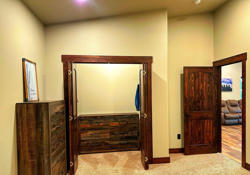 Moorcroft, Wyoming, 82721, United States, 2 Bedrooms Bedrooms, ,2 BathroomsBathrooms,Residential,Forsale,1897897