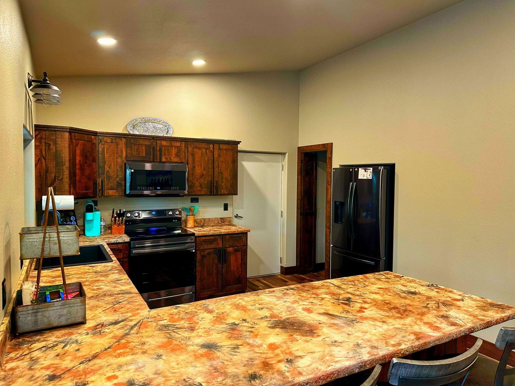 Moorcroft, Wyoming, 82721, United States, 2 Bedrooms Bedrooms, ,2 BathroomsBathrooms,Residential,Forsale,1897897