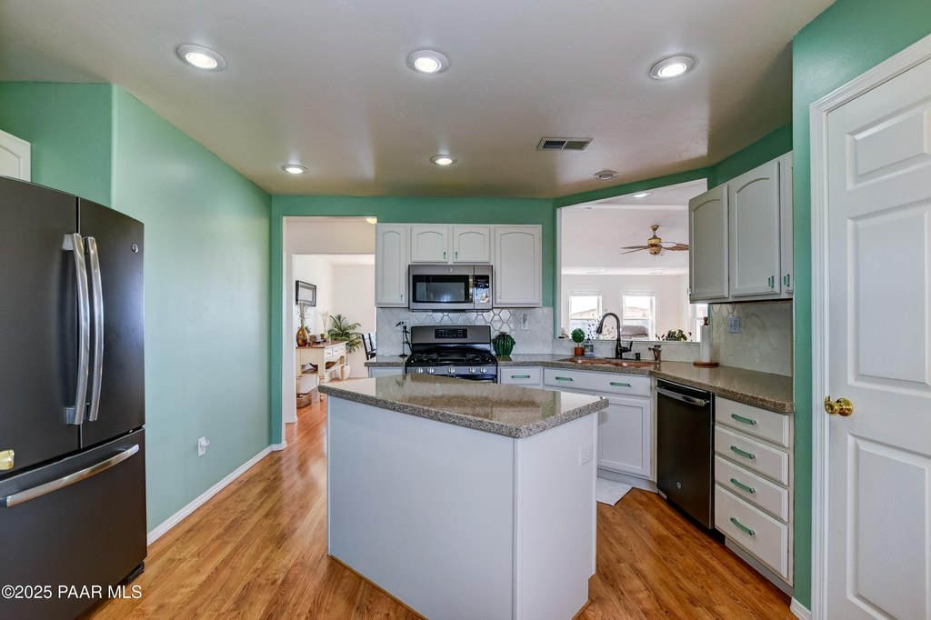 Prescott Valley, Arizona, 86315, United States, 3 Bedrooms Bedrooms, ,2.5 BathroomsBathrooms,Residential,Forsale,1883977
