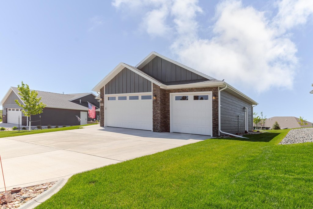 Rapid City, South Dakota, 57702, United States, 3 Bedrooms Bedrooms, ,2 BathroomsBathrooms,Residential,Forsale,1914674