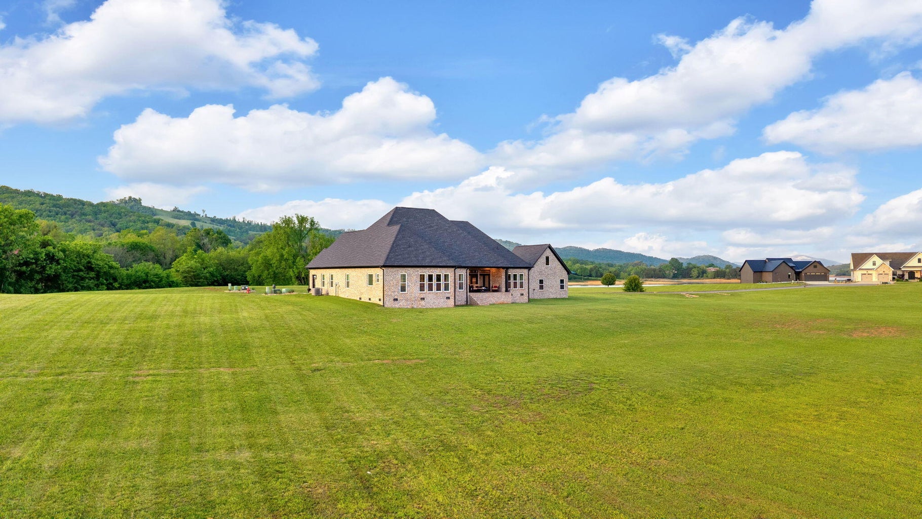 Bean Station, Tennessee, 37708, United States, 3 Bedrooms Bedrooms, ,4 BathroomsBathrooms,Residential,Forsale,1884114