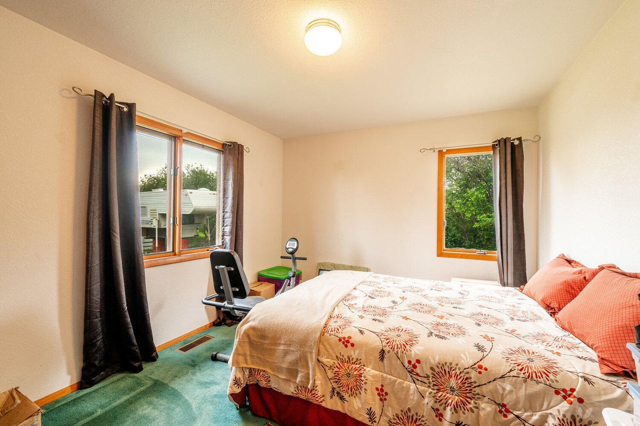Story, Wyoming, 82842, United States, 3 Bedrooms Bedrooms, ,2 BathroomsBathrooms,Residential,Forsale,1884274
