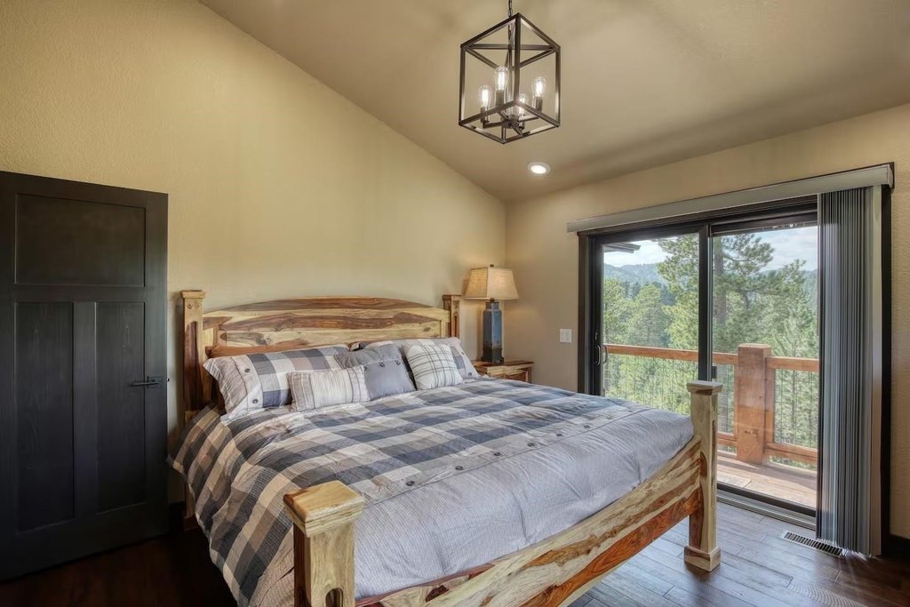 Lead, South Dakota, 57754, United States, 5 Bedrooms Bedrooms, ,3.5 BathroomsBathrooms,Residential,Forsale,1945961