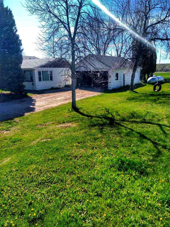Garryowen, Montana, 59034, United States, 3 Bedrooms Bedrooms, ,2 BathroomsBathrooms,Residential,Forsale,1884275