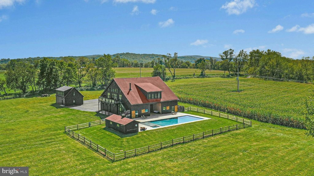RIEGELSVILLE, Pennsylvania, 18077, United States, 6 Bedrooms Bedrooms, ,9 BathroomsBathrooms,Residential,Forsale,1903998