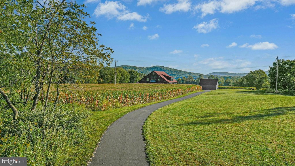 RIEGELSVILLE, Pennsylvania, 18077, United States, 6 Bedrooms Bedrooms, ,9 BathroomsBathrooms,Residential,Forsale,1903998