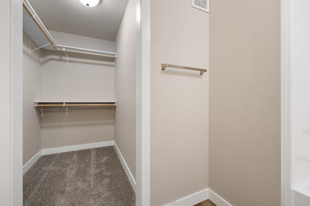 Rapid City, South Dakota, 57701, United States, 5 Bedrooms Bedrooms, ,Residential,Forsale,1945885