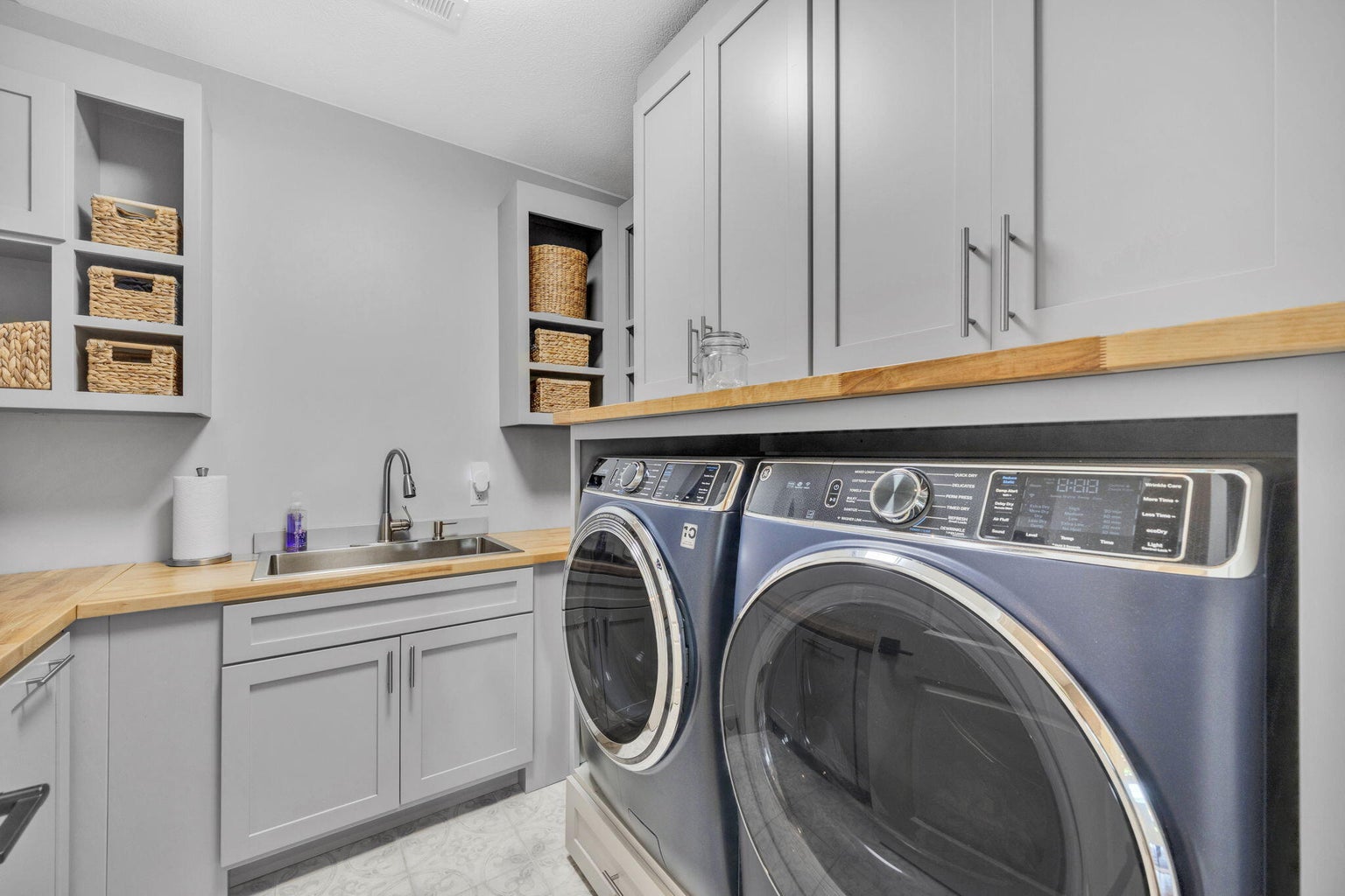 Bean Station, Tennessee, 37708, United States, 3 Bedrooms Bedrooms, ,4 BathroomsBathrooms,Residential,Forsale,1884114