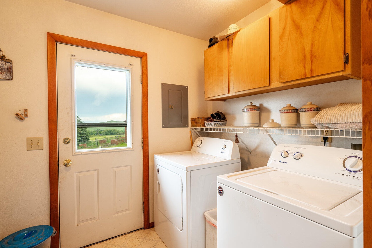 Story, Wyoming, 82842, United States, 3 Bedrooms Bedrooms, ,2 BathroomsBathrooms,Residential,Forsale,1884274