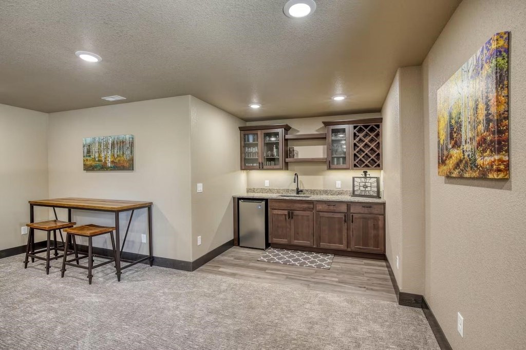 Lead, South Dakota, 57754, United States, 5 Bedrooms Bedrooms, ,3.5 BathroomsBathrooms,Residential,Forsale,1945961