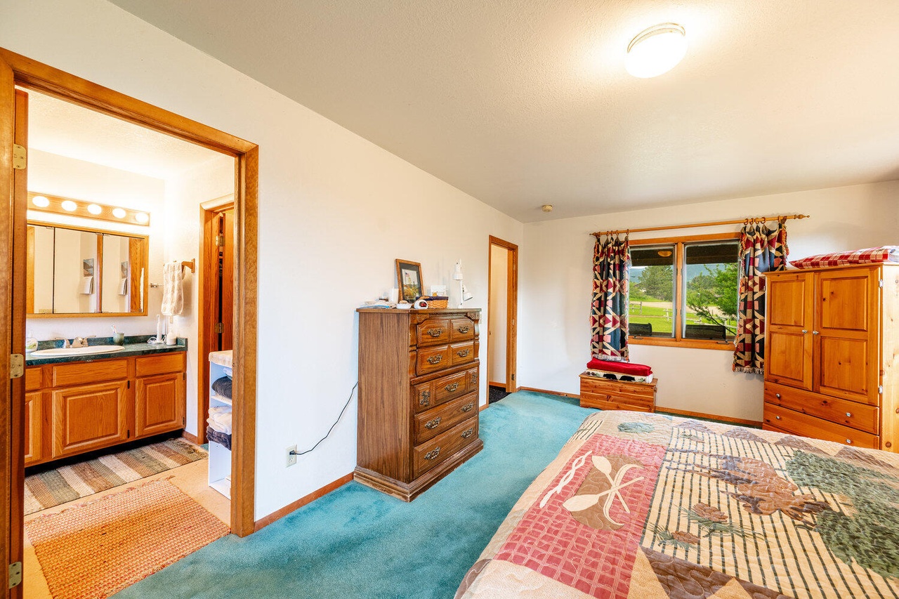 Story, Wyoming, 82842, United States, 3 Bedrooms Bedrooms, ,2 BathroomsBathrooms,Residential,Forsale,1884274