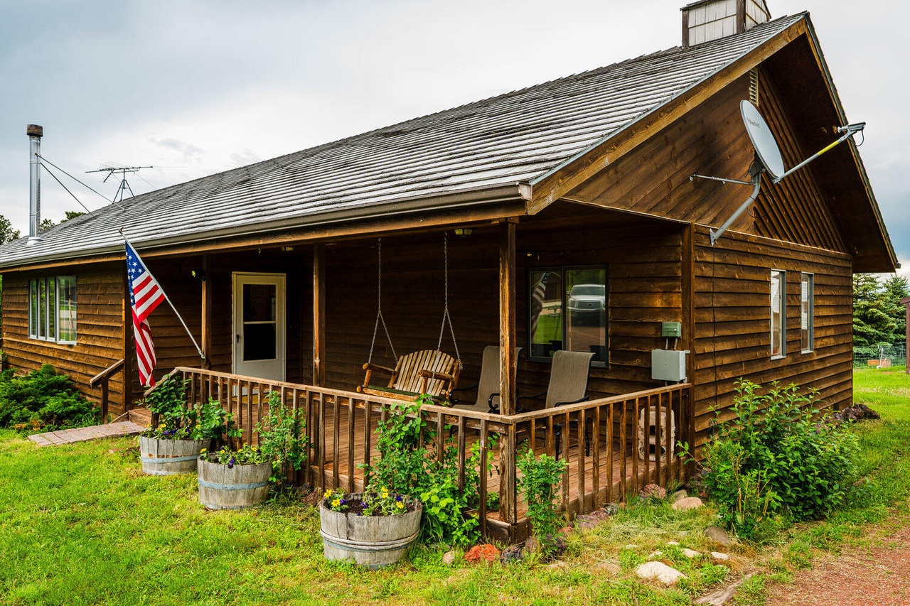 Story, Wyoming, 82842, United States, 3 Bedrooms Bedrooms, ,2 BathroomsBathrooms,Residential,Forsale,1884274