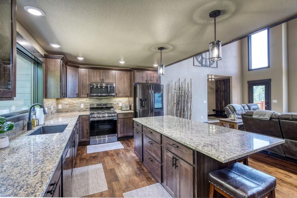 Lead, South Dakota, 57754, United States, 5 Bedrooms Bedrooms, ,3.5 BathroomsBathrooms,Residential,Forsale,1945961