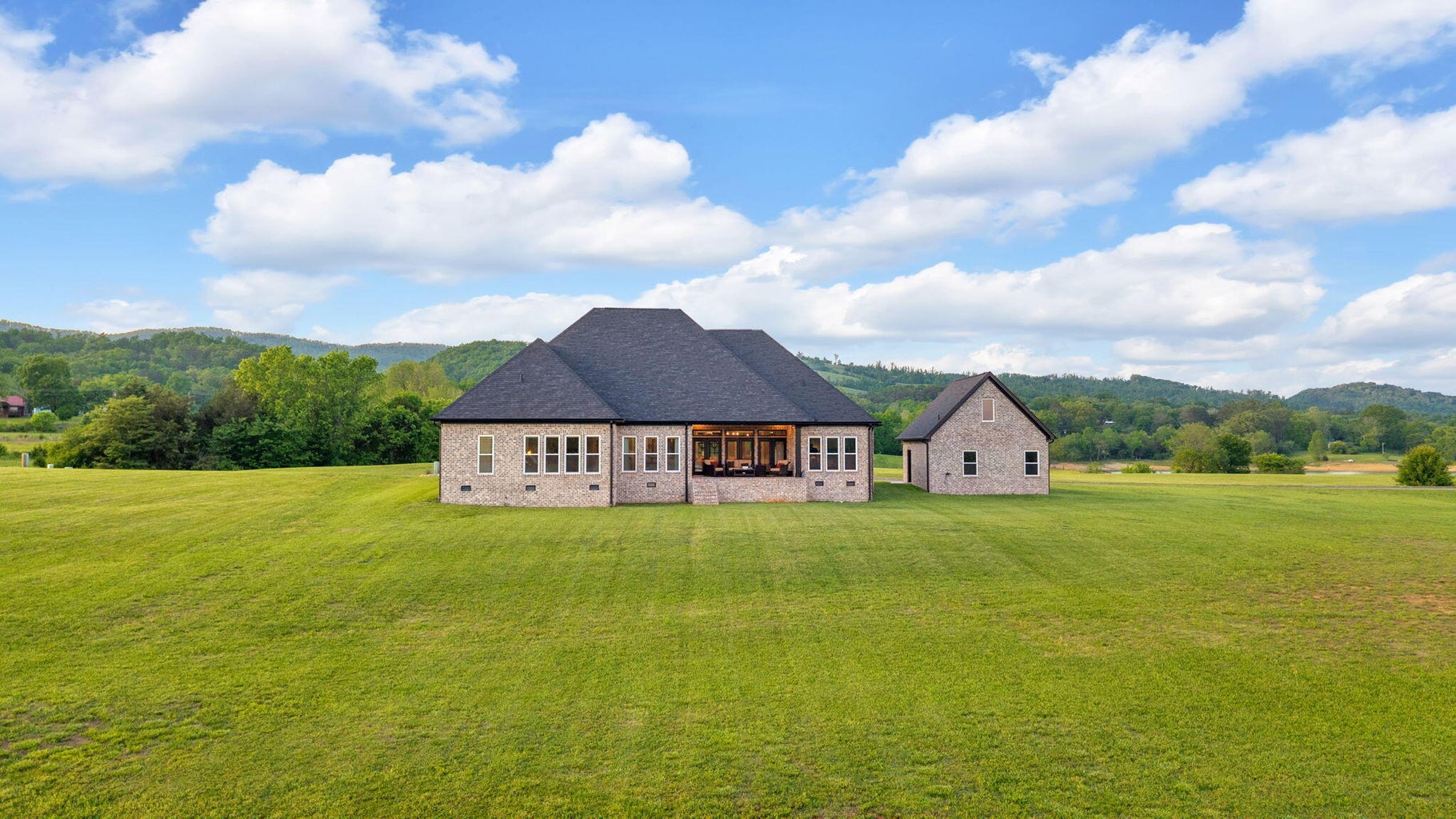 Bean Station, Tennessee, 37708, United States, 3 Bedrooms Bedrooms, ,4 BathroomsBathrooms,Residential,Forsale,1884114