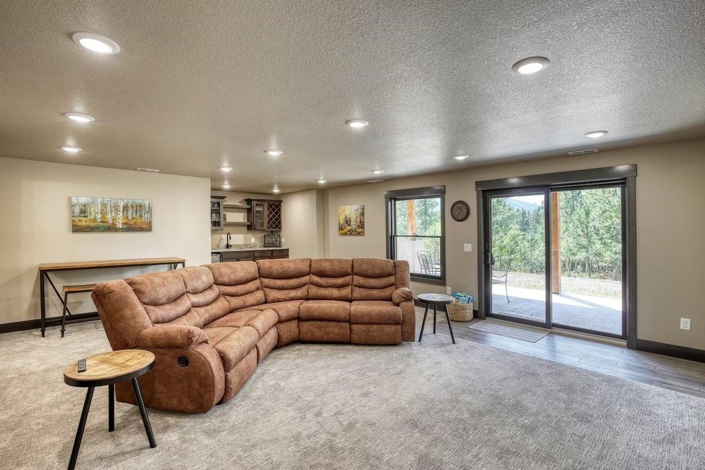 Lead, South Dakota, 57754, United States, 5 Bedrooms Bedrooms, ,3.5 BathroomsBathrooms,Residential,Forsale,1945961