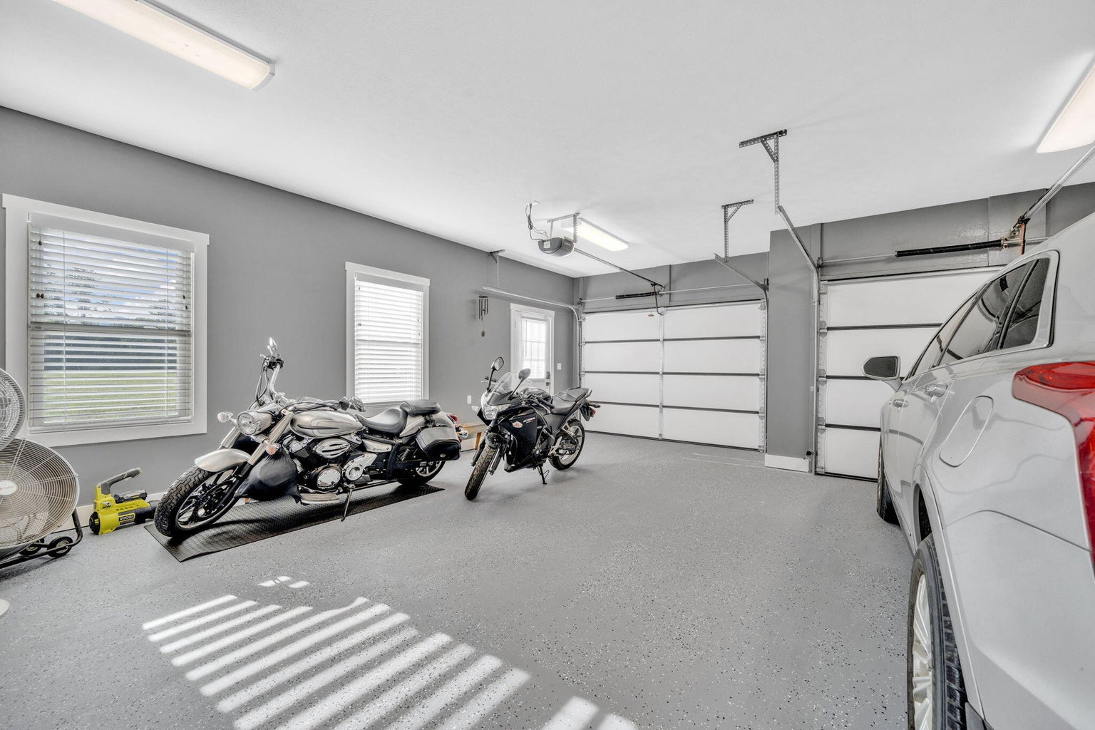 Bean Station, Tennessee, 37708, United States, 3 Bedrooms Bedrooms, ,4 BathroomsBathrooms,Residential,Forsale,1884114