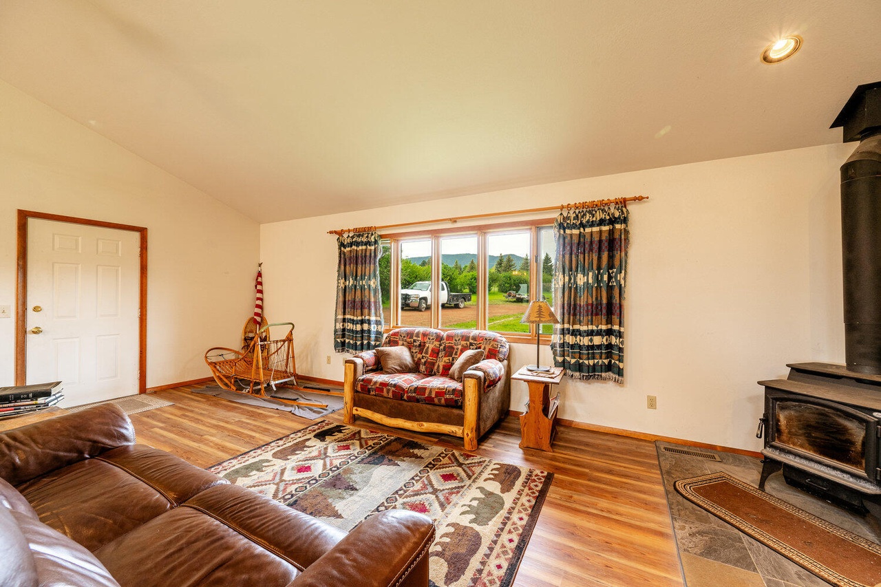 Story, Wyoming, 82842, United States, 3 Bedrooms Bedrooms, ,2 BathroomsBathrooms,Residential,Forsale,1884274