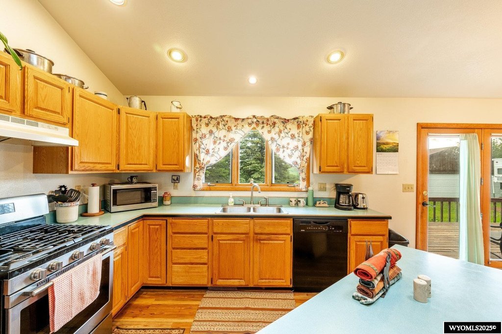 Story, Wyoming, 82842, United States, 3 Bedrooms Bedrooms, ,2 BathroomsBathrooms,Residential,Forsale,1946244