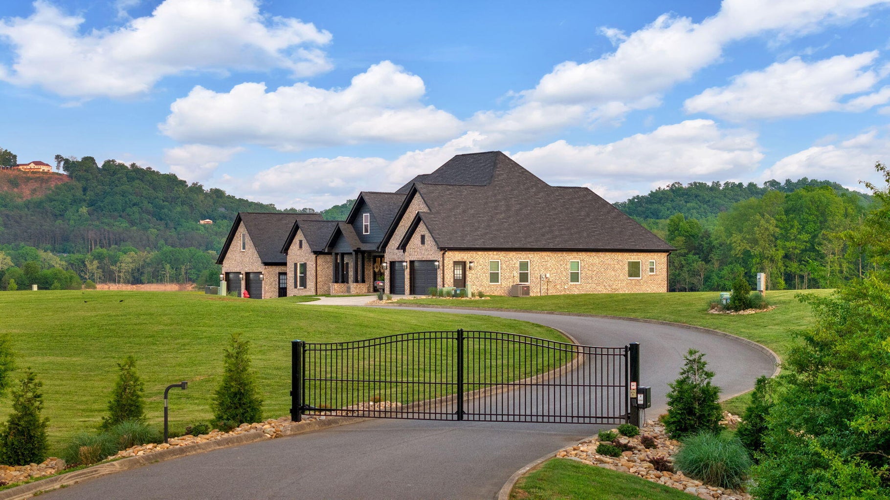 Bean Station, Tennessee, 37708, United States, 3 Bedrooms Bedrooms, ,4 BathroomsBathrooms,Residential,Forsale,1884114