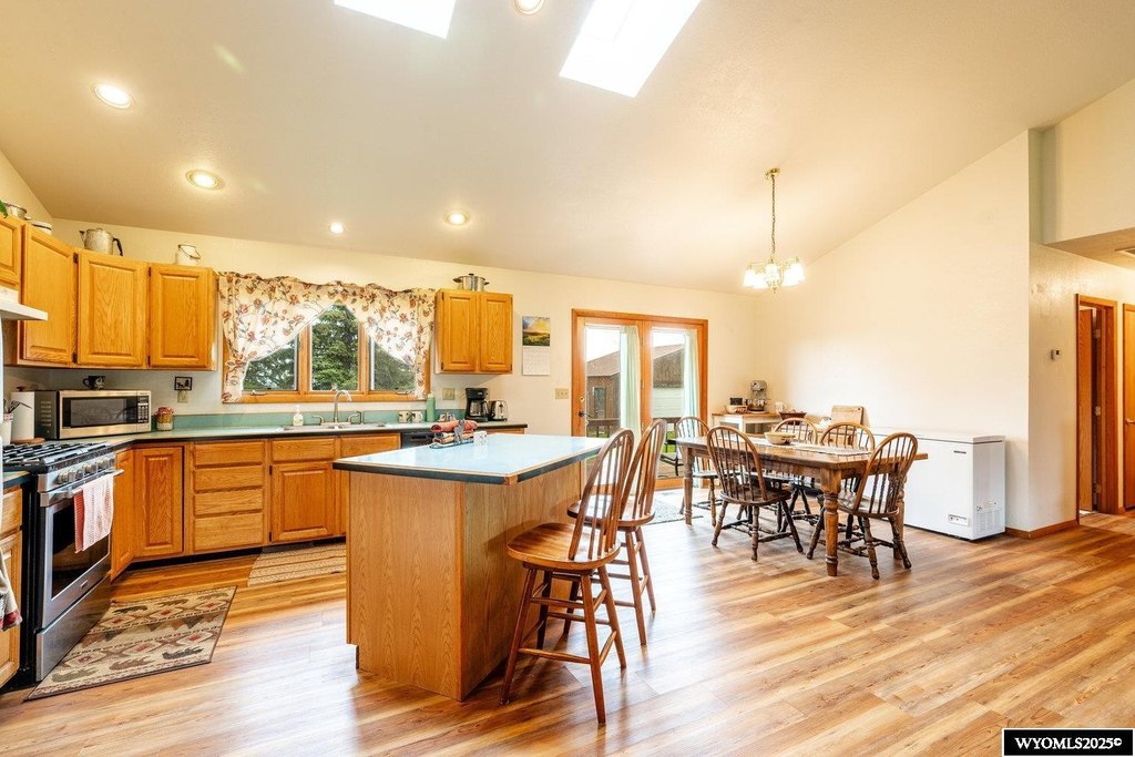 Story, Wyoming, 82842, United States, 3 Bedrooms Bedrooms, ,2 BathroomsBathrooms,Residential,Forsale,1946244