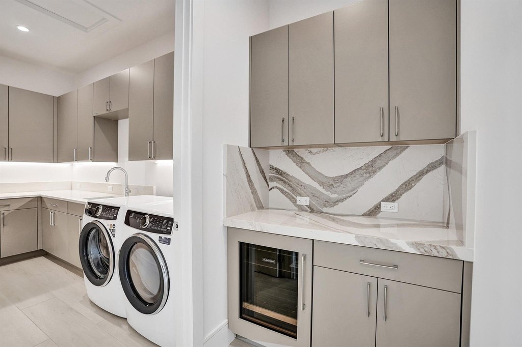 Delray Beach, Florida, 33444, United States, 5 Bedrooms Bedrooms, ,5.5 BathroomsBathrooms,Residential,Forsale,1952120