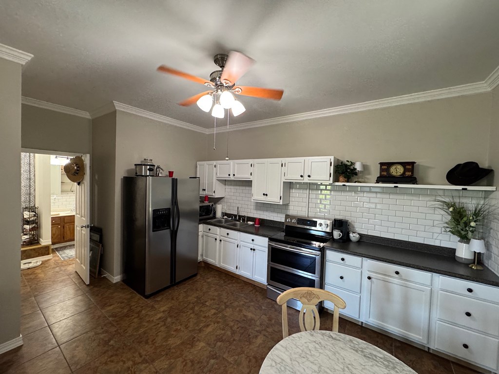 Gainesboro, Tennessee, 38562, United States, 4 Bedrooms Bedrooms, ,2 BathroomsBathrooms,Residential,Forsale,1985897