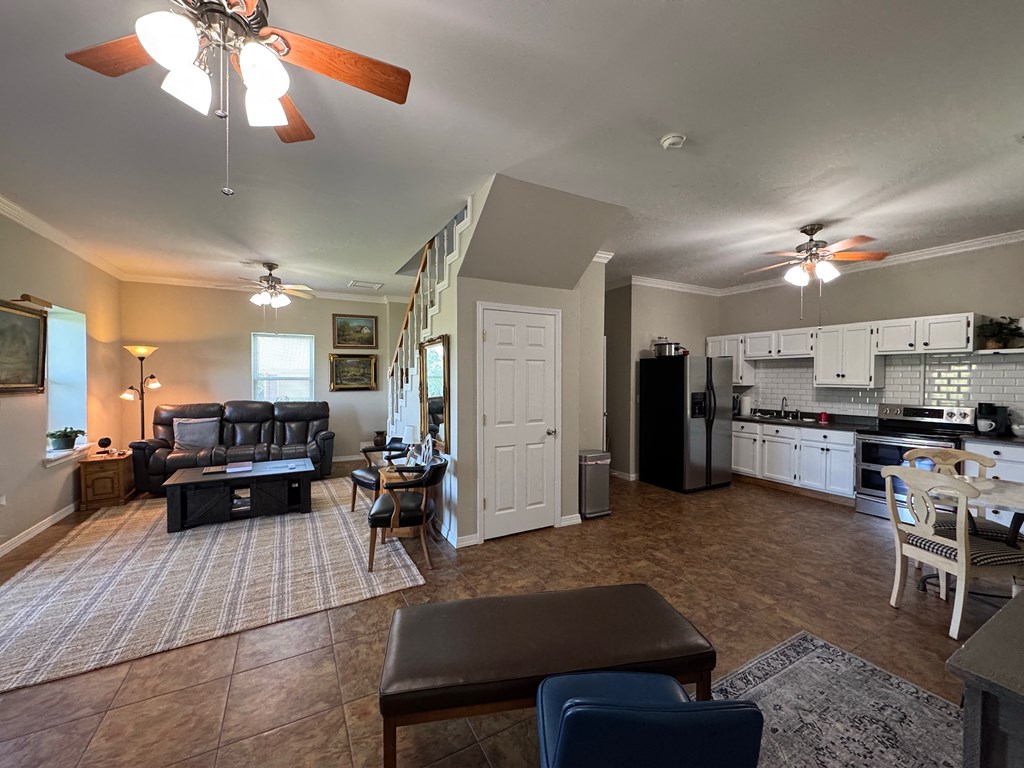 Gainesboro, Tennessee, 38562, United States, 4 Bedrooms Bedrooms, ,2 BathroomsBathrooms,Residential,Forsale,1985897