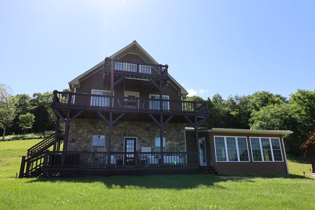 Gainesboro, Tennessee, 38562, United States, 4 Bedrooms Bedrooms, ,2 BathroomsBathrooms,Residential,Forsale,1985897