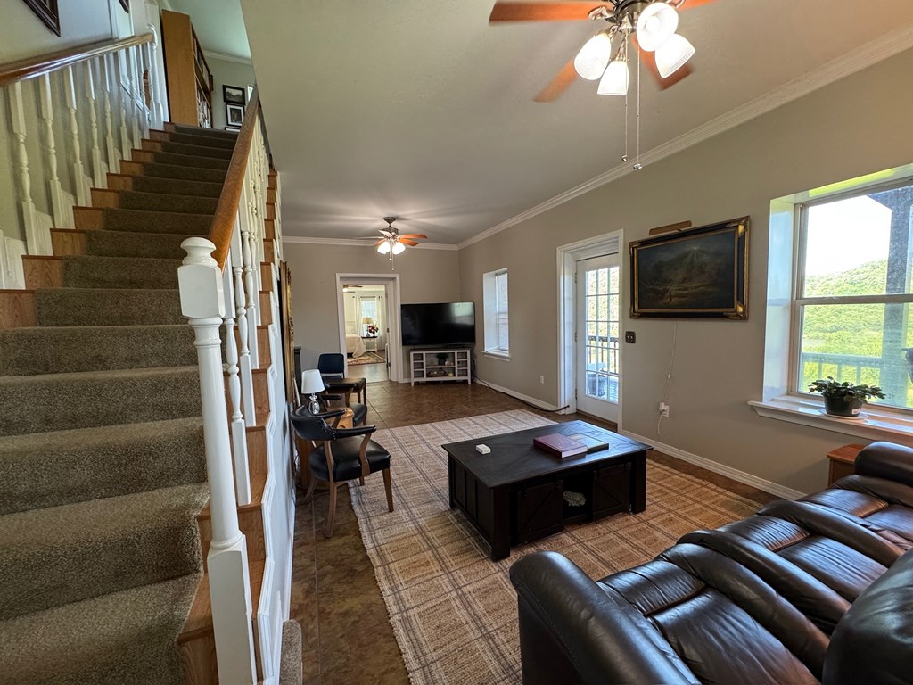 Gainesboro, Tennessee, 38562, United States, 4 Bedrooms Bedrooms, ,2 BathroomsBathrooms,Residential,Forsale,1985897