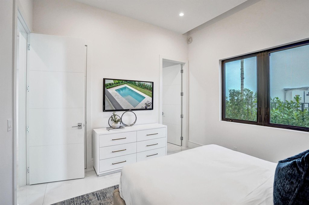 Delray Beach, Florida, 33444, United States, 5 Bedrooms Bedrooms, ,5.5 BathroomsBathrooms,Residential,Forsale,1952120