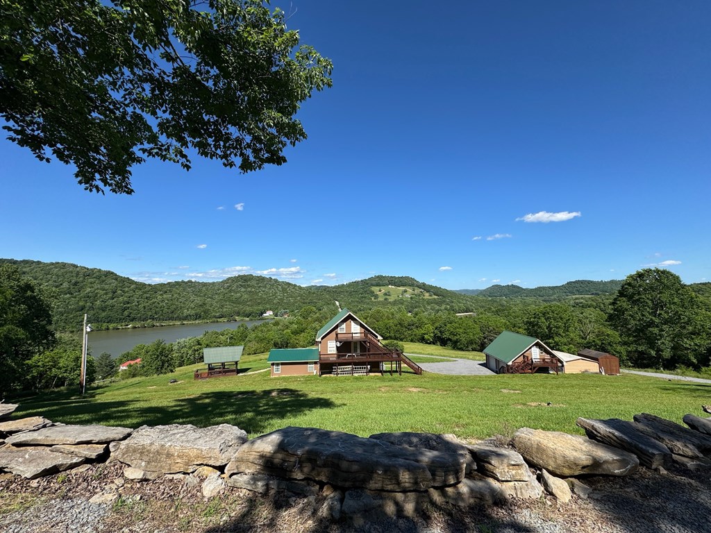 Gainesboro, Tennessee, 38562, United States, 4 Bedrooms Bedrooms, ,2 BathroomsBathrooms,Residential,Forsale,1985897