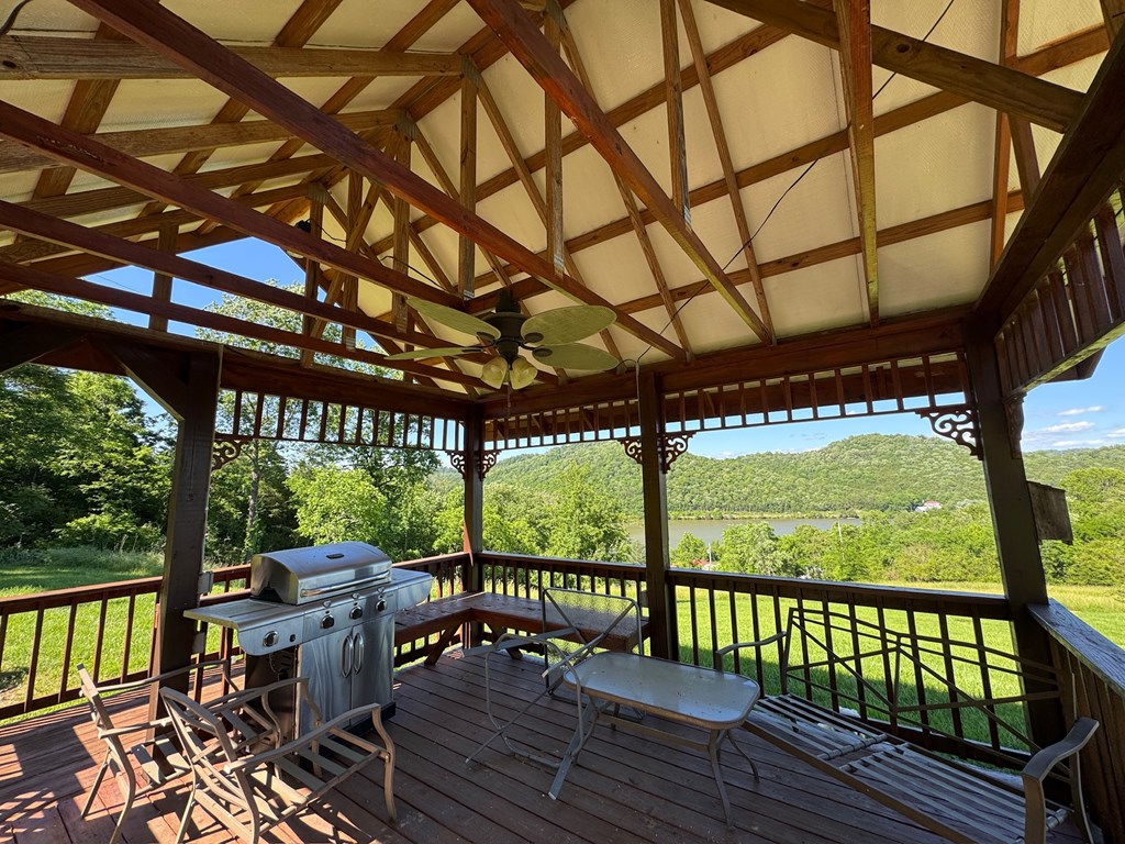 Gainesboro, Tennessee, 38562, United States, 4 Bedrooms Bedrooms, ,2 BathroomsBathrooms,Residential,Forsale,1985897