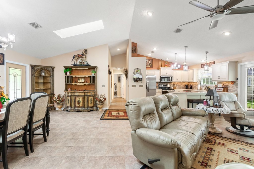East Palatka, Florida, 32131, United States, 3 Bedrooms Bedrooms, ,2 BathroomsBathrooms,Residential,Forsale,1942469