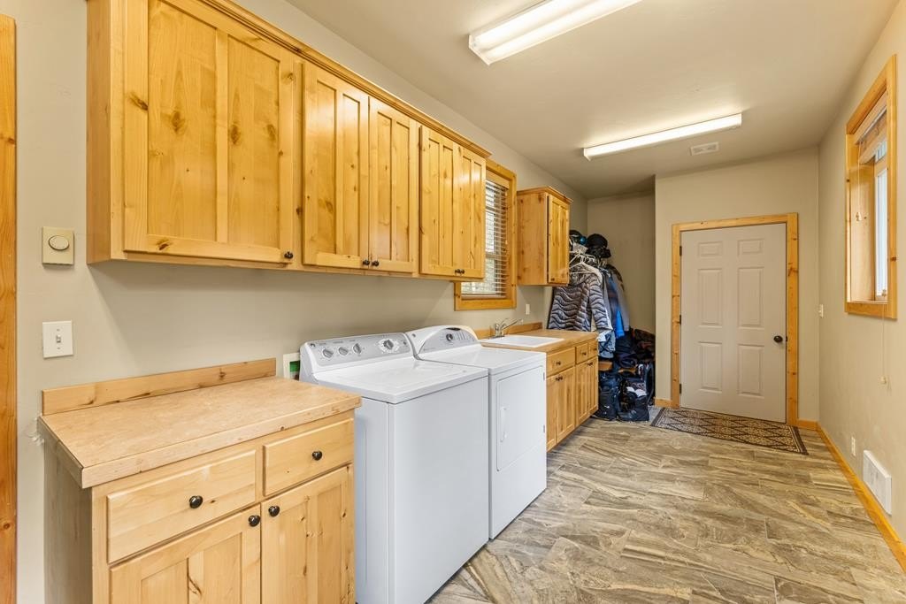 McCall, Idaho, 83638, United States, 3 Bedrooms Bedrooms, ,3.5 BathroomsBathrooms,Residential,Forsale,1889411