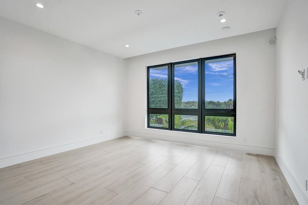 Delray Beach, Florida, 33444, United States, 5 Bedrooms Bedrooms, ,5.5 BathroomsBathrooms,Residential,Forsale,1952120