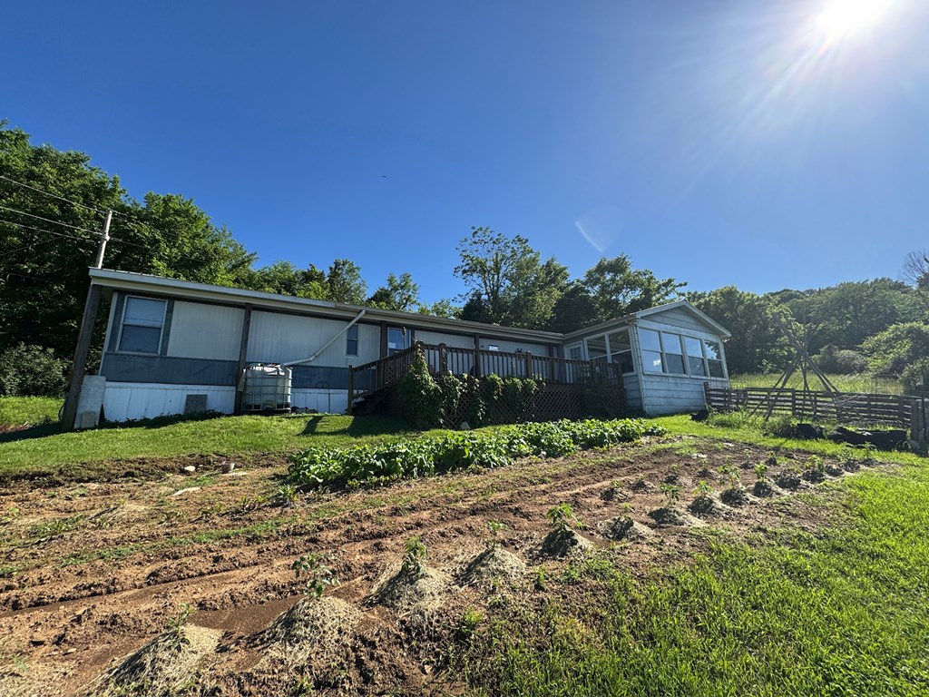 Gainesboro, Tennessee, 38562, United States, 4 Bedrooms Bedrooms, ,2 BathroomsBathrooms,Residential,Forsale,1985897