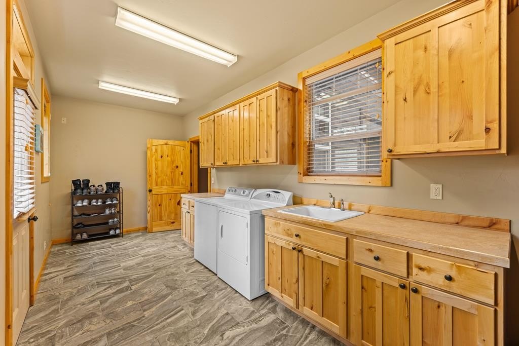 McCall, Idaho, 83638, United States, 3 Bedrooms Bedrooms, ,3.5 BathroomsBathrooms,Residential,Forsale,1889411